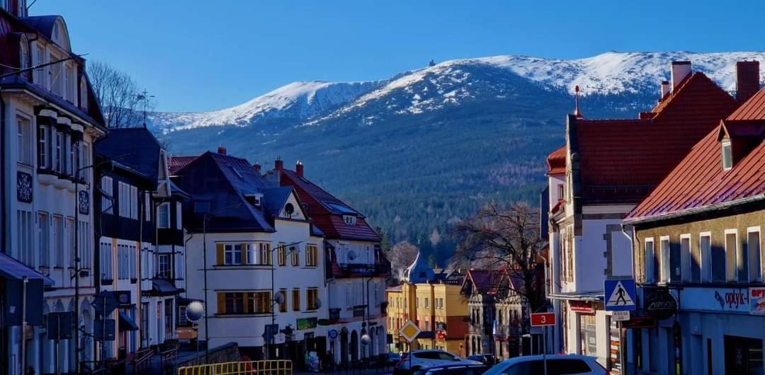 Srodkowa Widok Na 2 Pietro Garaz Gratis Apartment
